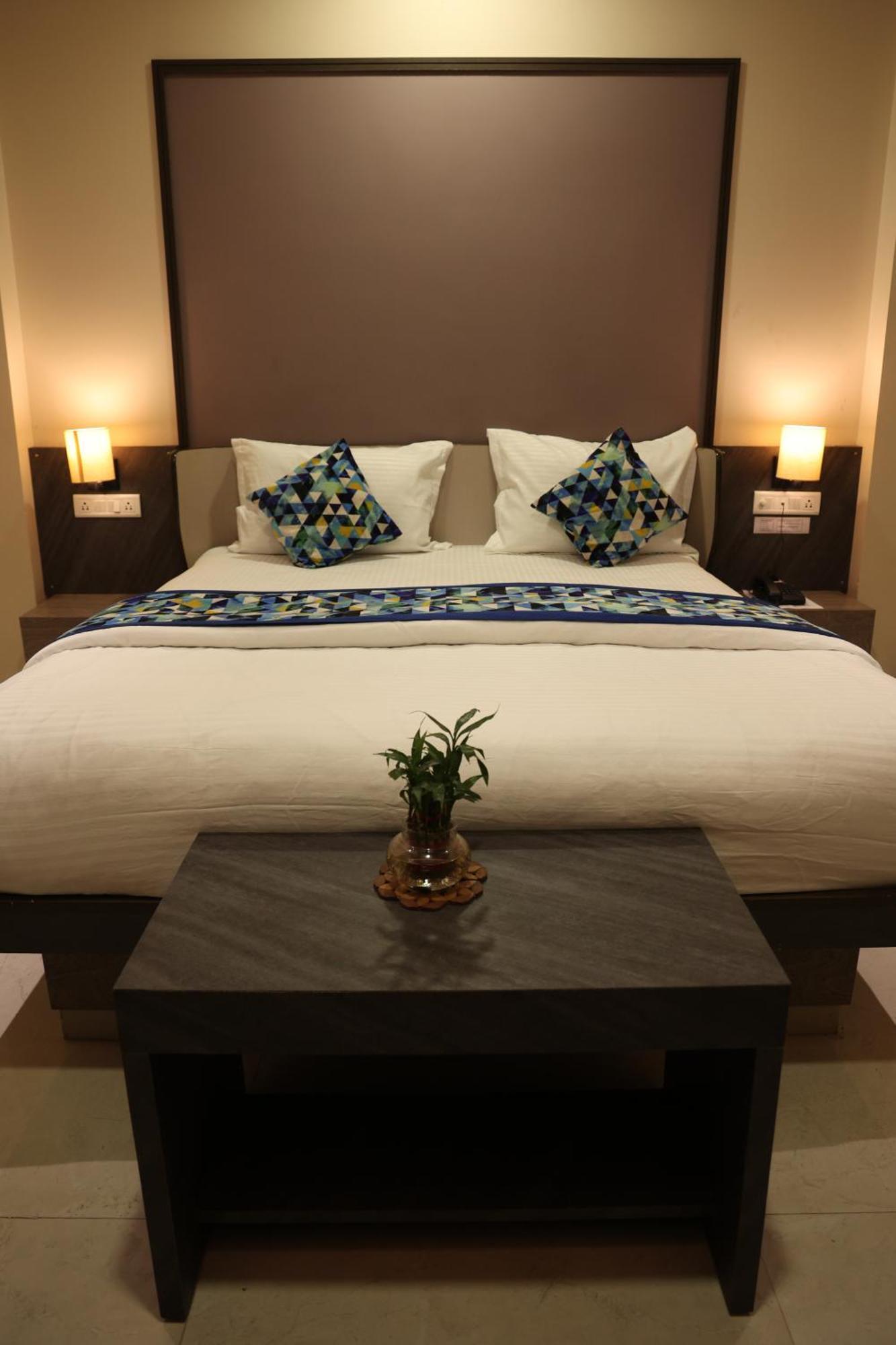 Hotel Pinaka Inn Lucknow Exterior photo